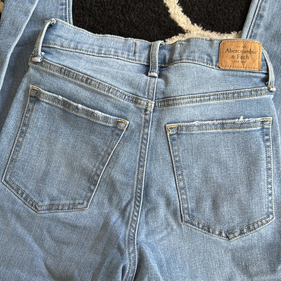 abercrombie high rise jeans - Picture 3 of 3